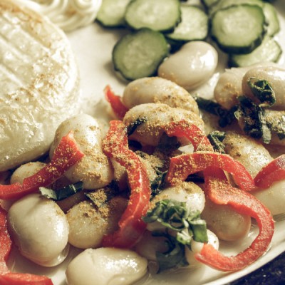 Salad Đậu Trắng Kèm Phô Mai