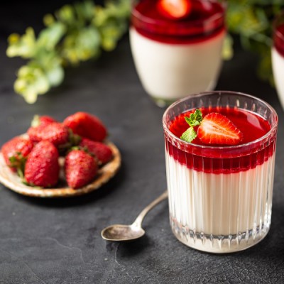 Panna cotta Dâu
